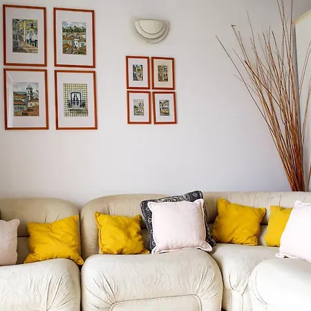 B60 - Promenade View