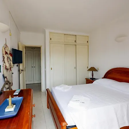 B60 - Promenade View