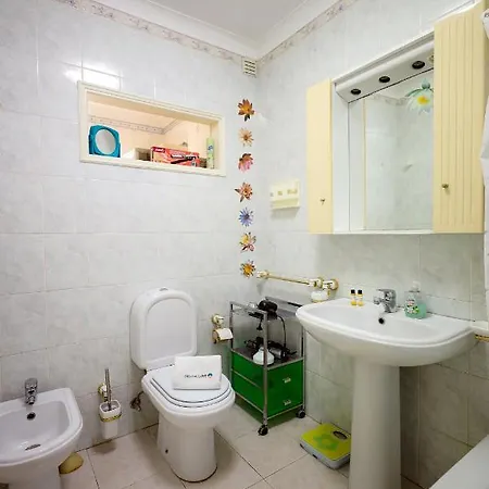 B60 - Promenade View *