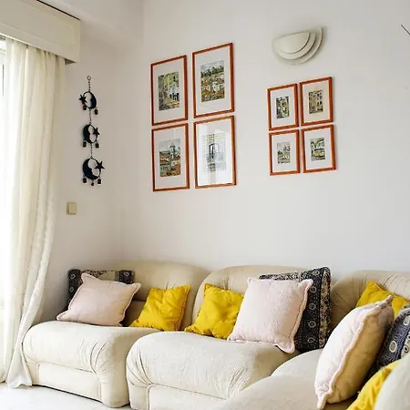 B60 - Promenade View Apartment