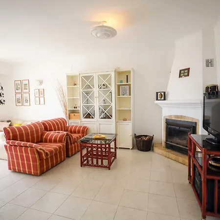B60 - Promenade View Apartment