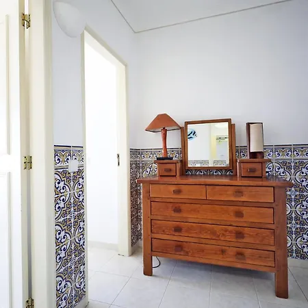 B60 - Promenade View *