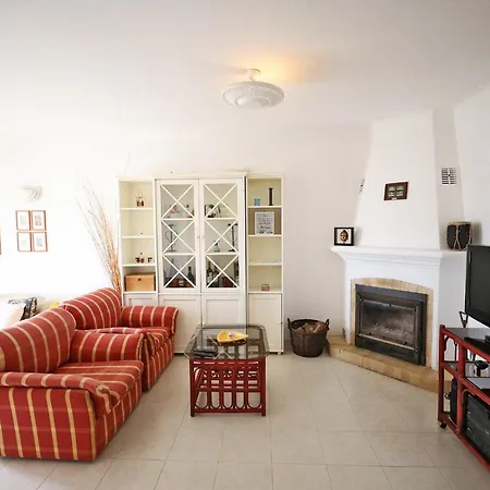 B60 - Promenade View Apartment